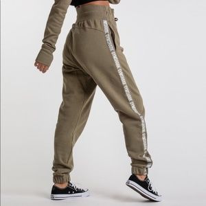 Gymshark Oversized Joggers - Olive